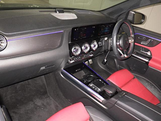 MERCEDES BENZ GLA CLASS 2023