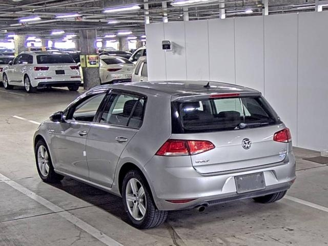 VOLKSWAGEN GOLF 2015