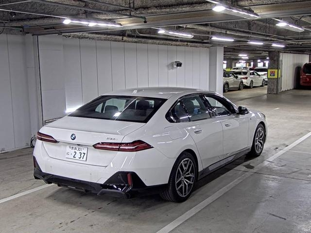 BMW 5 SERIES 2024