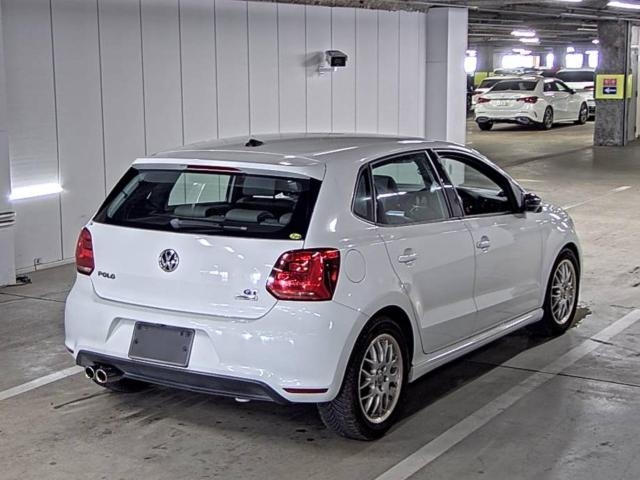VOLKSWAGEN POLO 2015