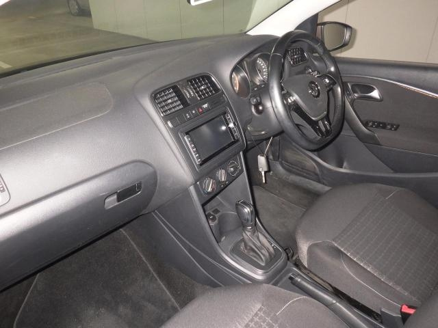 VOLKSWAGEN POLO 2015