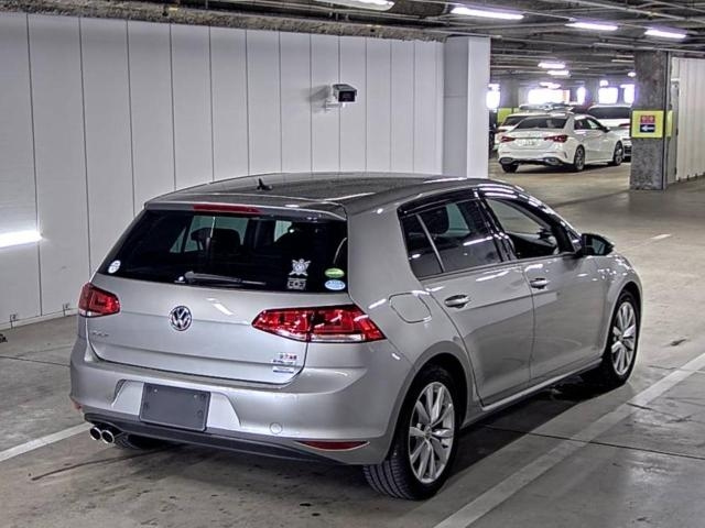 VOLKSWAGEN GOLF 2016