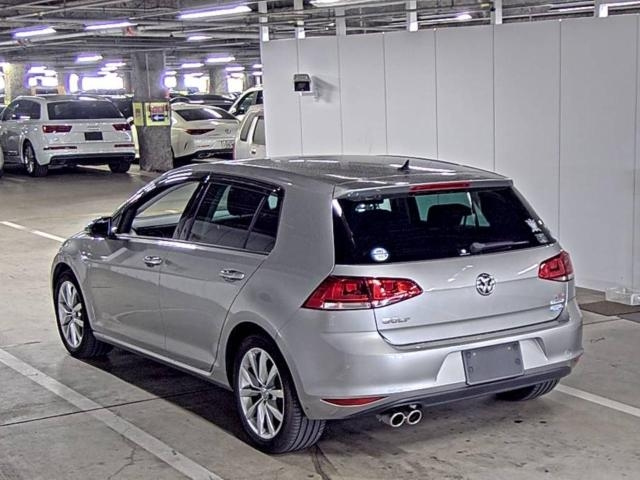 VOLKSWAGEN GOLF 2016