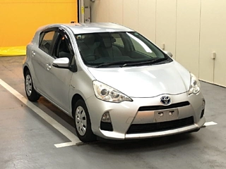 TOYOTA AQUA 2013
