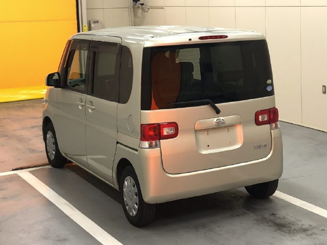 DAIHATSU TANTO 2009