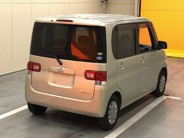 DAIHATSU TANTO 2009