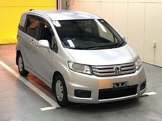 HONDA FREED 2010