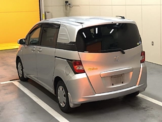 HONDA FREED 2010