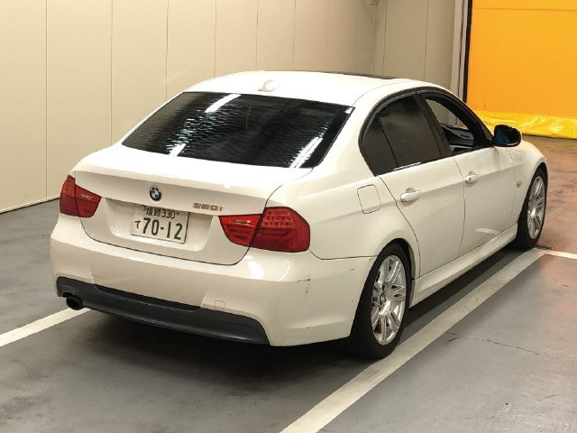 BMW 3 SERIES 2011