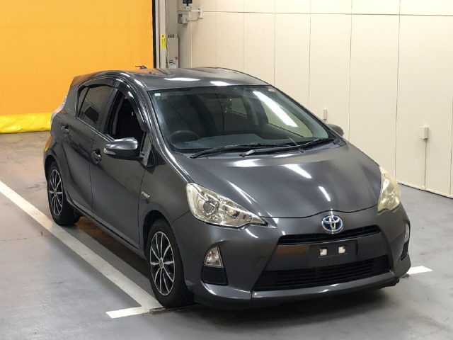 TOYOTA AQUA 2012