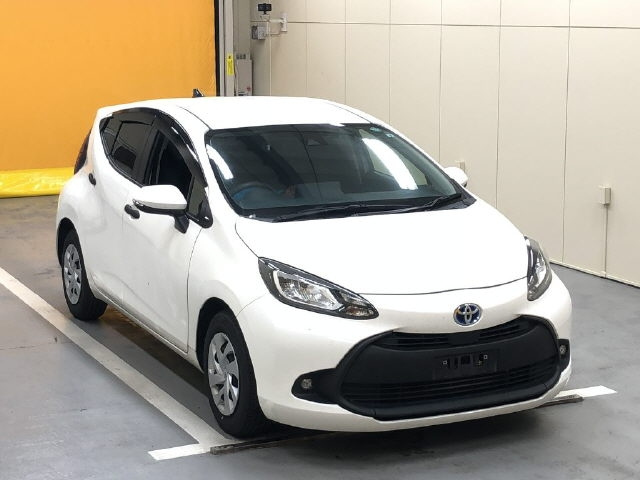 TOYOTA AQUA 2022
