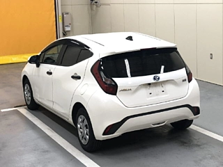 TOYOTA AQUA 2022
