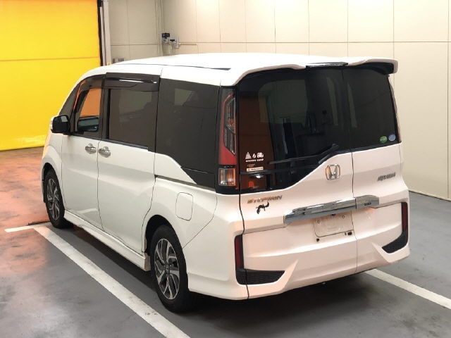 HONDA STEP WAGON 2016