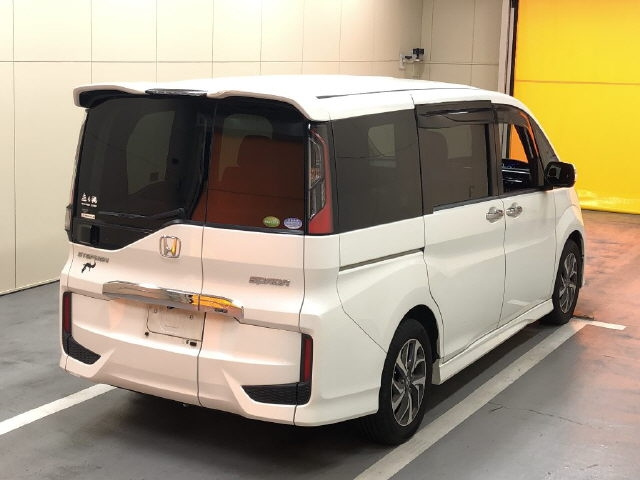 HONDA STEP WAGON 2016