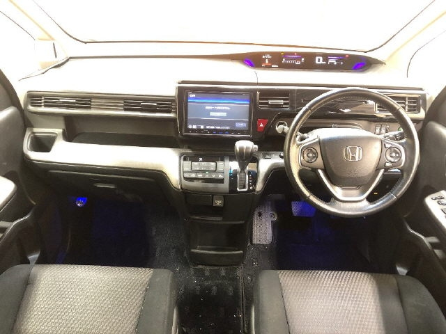 HONDA STEP WAGON 2016