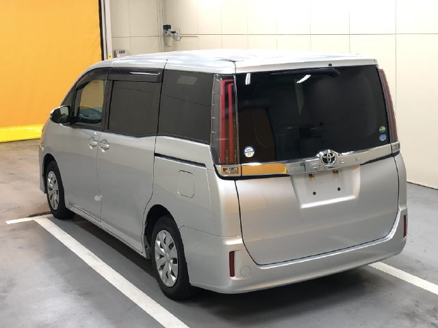 TOYOTA NOAH 2019