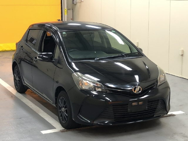 TOYOTA VITZ 2015