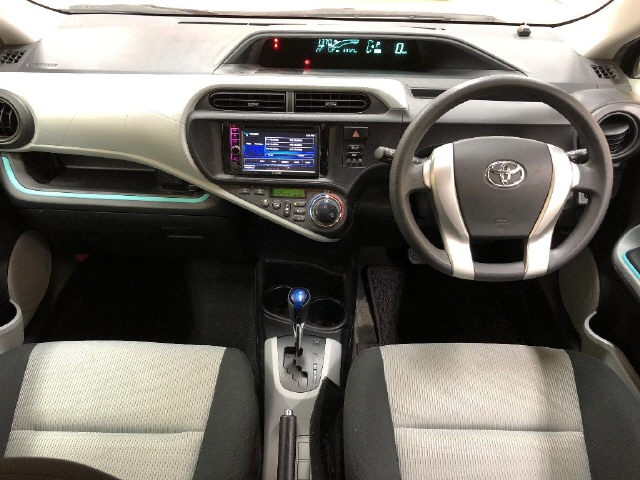 TOYOTA AQUA 2012