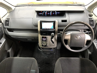 TOYOTA VOXY 2008