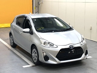 TOYOTA AQUA 2016