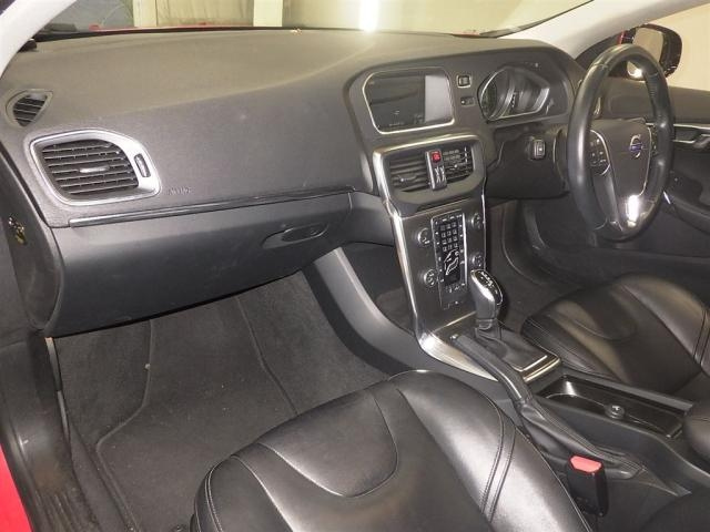 VOLVO V40 2014