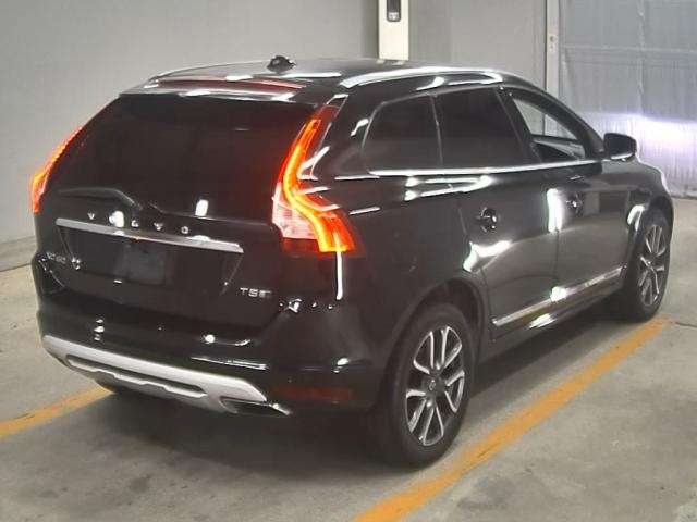 VOLVO XC60 2017