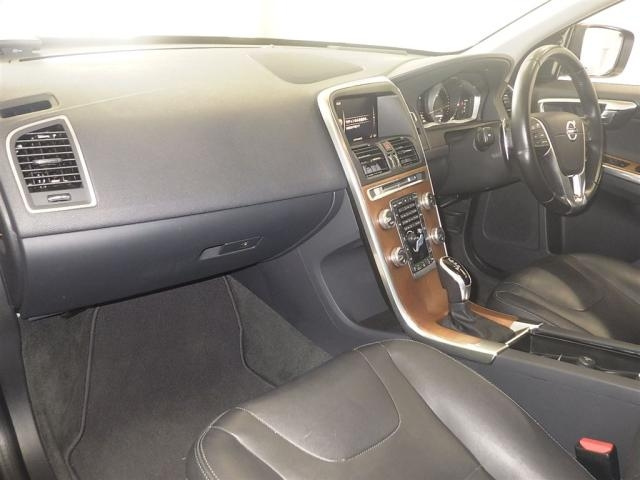 VOLVO XC60 2017