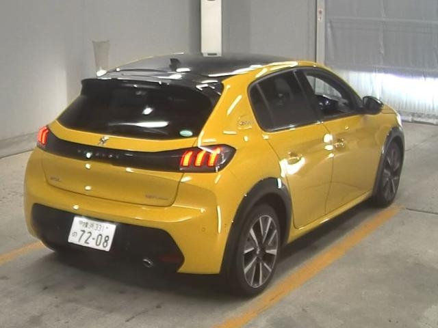 PEUGEOT 208 2020