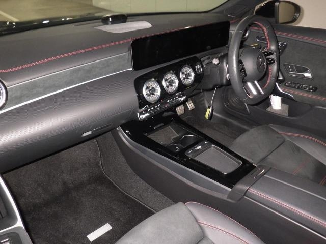MERCEDES BENZ CLA CLASS 2024