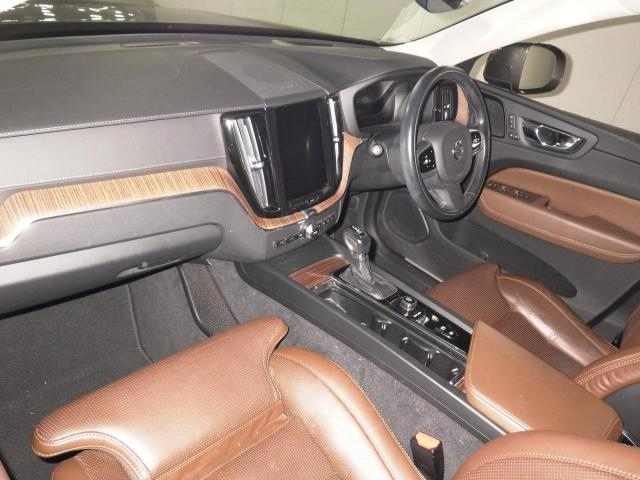 VOLVO XC60 2019