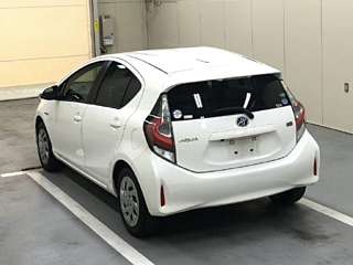 TOYOTA AQUA 2018