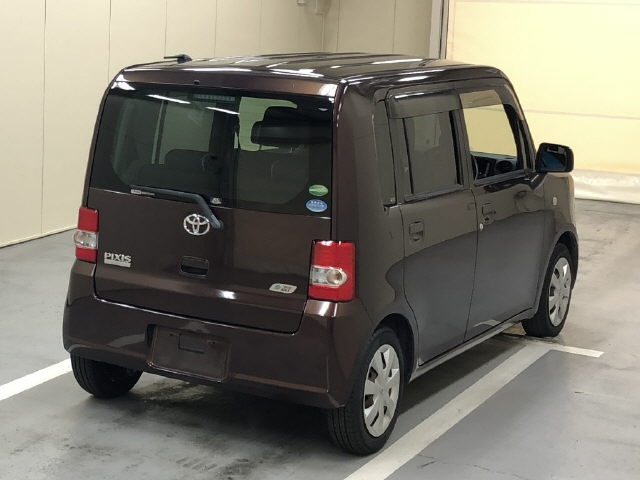 TOYOTA PIXIS SPACE 2013