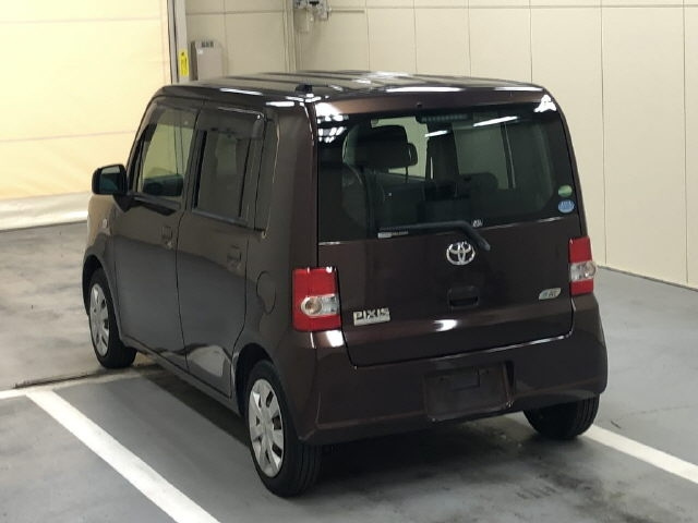 TOYOTA PIXIS SPACE 2013