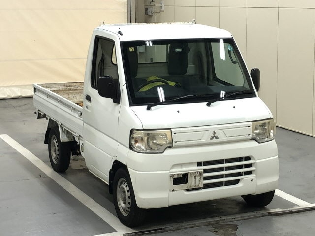 MITSUBISHI MINICAB TRUCK 2011