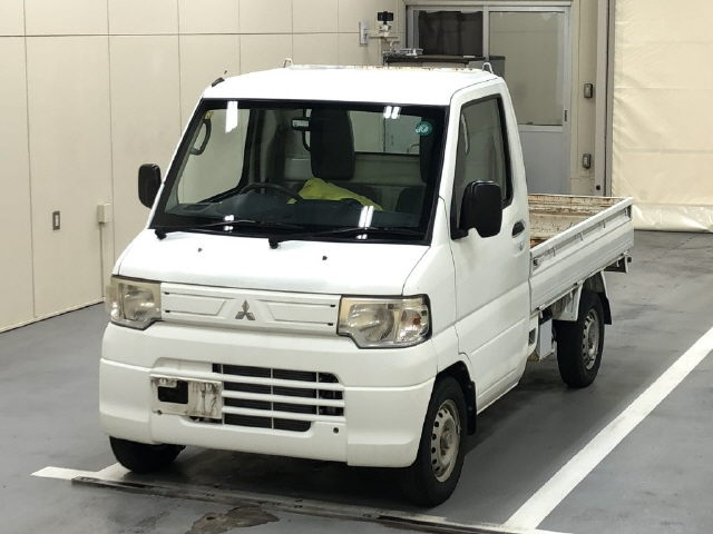 MITSUBISHI MINICAB TRUCK 2011