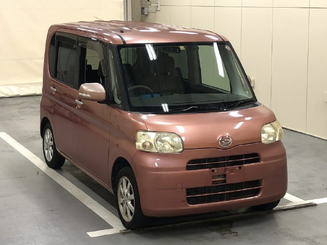 DAIHATSU TANTO 2010