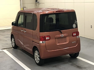DAIHATSU TANTO 2010