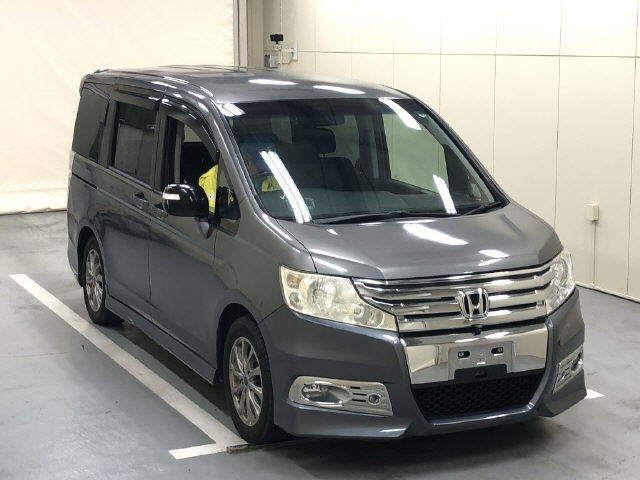 HONDA STEP WAGON 2011