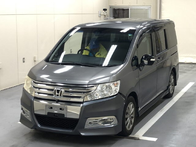 HONDA STEP WAGON 2011