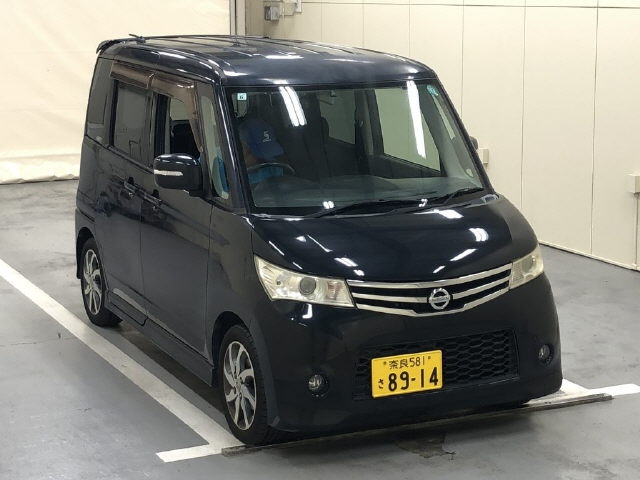 NISSAN ROOX 2011