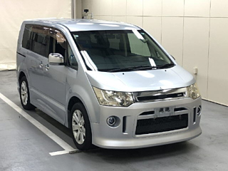 MITSUBISHI DELICA D5 2011