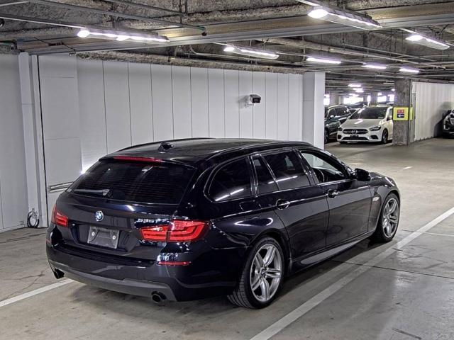 BMW 5 SERIES 2011
