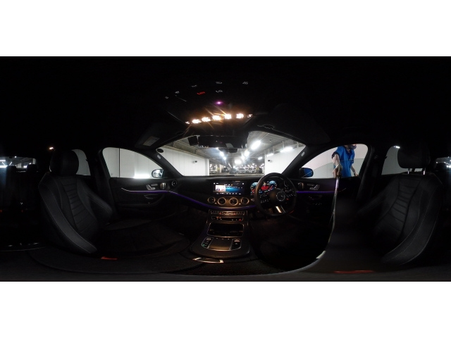 MERCEDES BENZ E CLASS 2022