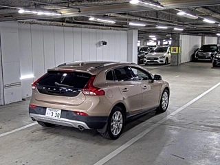 VOLVO V40 2017