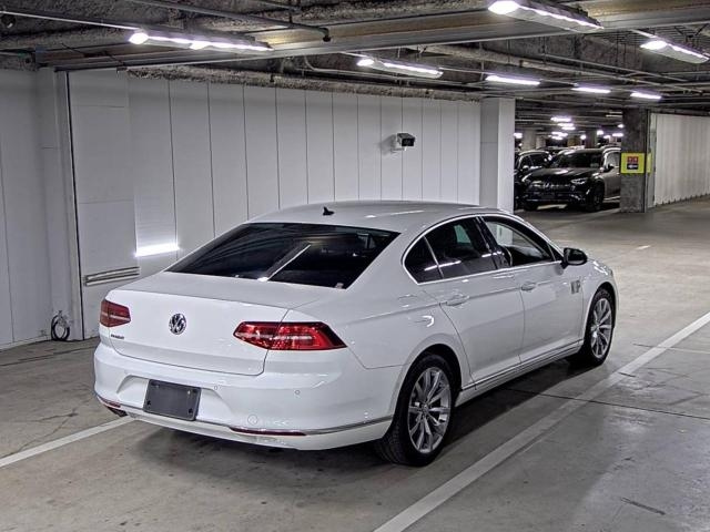 VOLKSWAGEN PASSAT 2018