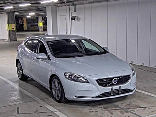 VOLVO V40 2013