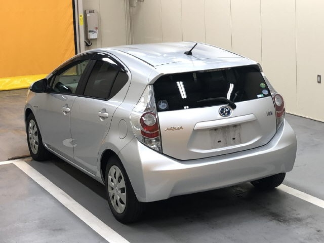 TOYOTA AQUA 2012