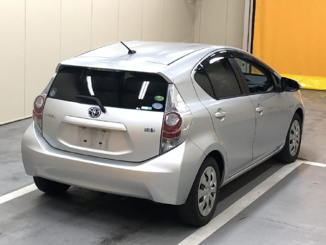 TOYOTA AQUA 2012