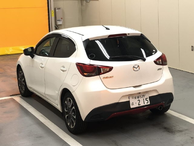 MAZDA DEMIO 2015