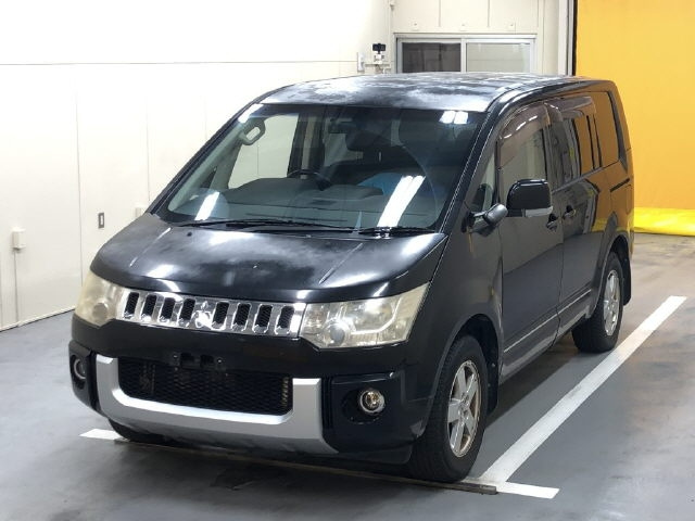 MITSUBISHI DELICA D5 2012